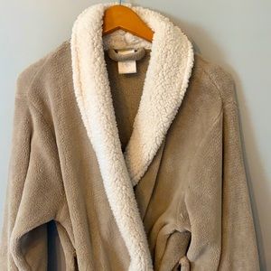 Cozy Pottery Barn Robe